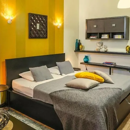 Stylish Modern Studio - Minutes Away From Parliame Apartment *