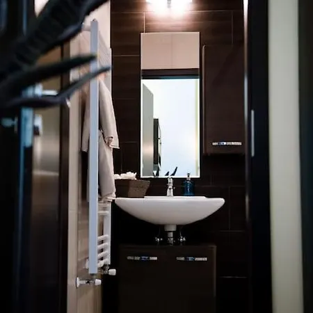 Apartment Stylish Modern Studio - Minutes Away From Parliame Budapest