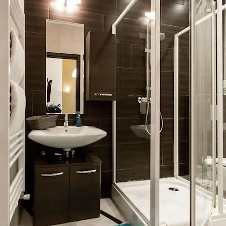 Stylish Modern Studio - Minutes Away From Parliame Apartment Budapest
