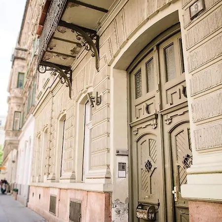 Stylish Modern Studio - Minutes Away From Parliame